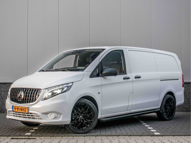 2021 Mercedes-Benz Vito 114 CDI Lang | 2x Schuifdeur | Trekhaak 2500kg | Carplay / Android | LED | ACC | Achteruitrijcamera | Leder | Treeplanken | 20 inch