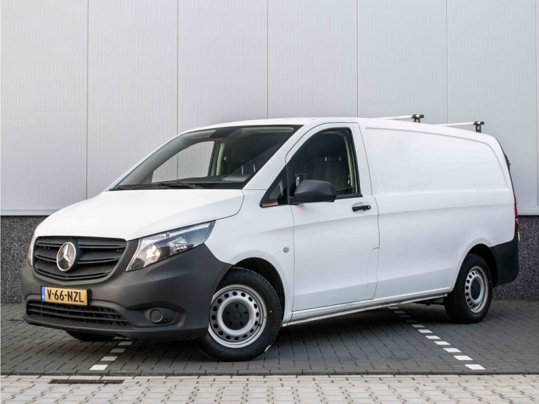 2020 Mercedes-Benz Vito 114 CDI Lang | Carplay | Trekhaak 2500kg | Adaptive cruise | Airco | Stoelverwarming | Parkeerverwarming | Betimmering |
