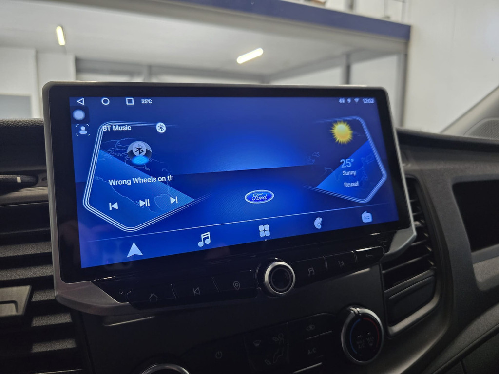2021 Ford Transit Custom 320 L2H1 | Trekhaak 2800kg | Wireless Carplay | Stoelverwarming | Cruise Control | Airco | Voorruitverwarming |