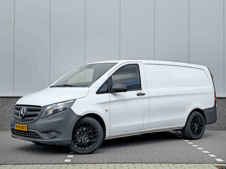2021 Mercedes-Benz Vito 114 CDI Lang | Trekhaak 2500kg | Carplay / android | ACC | Achteruitrijcamera | Betimmering | Stoelverwarming | Airco |