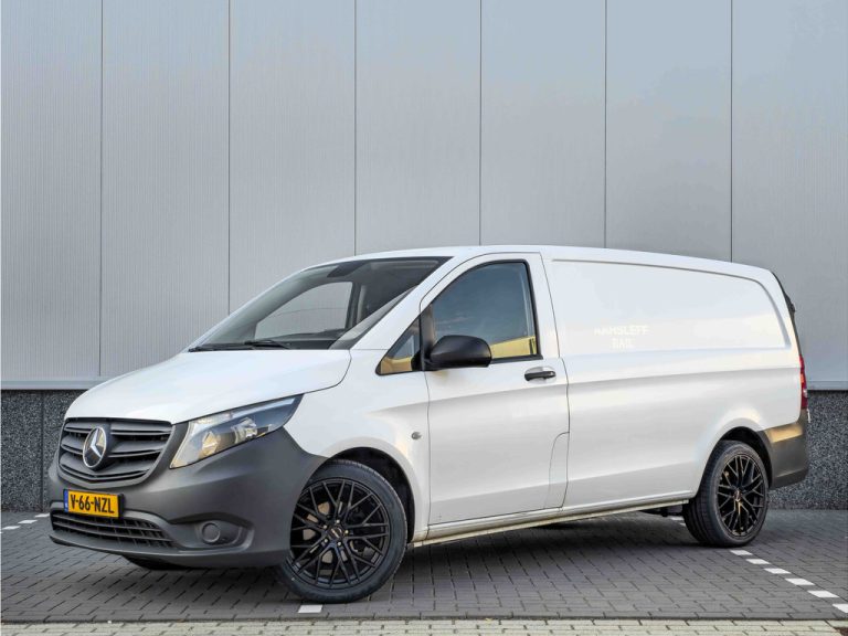 2020 Mercedes-Benz Vito 114 CDI Lang | Carplay | Trekhaak 2500kg | Adaptive cruise | Airco | Stoelverwarming | Parkeerverwarming | Betimmering |