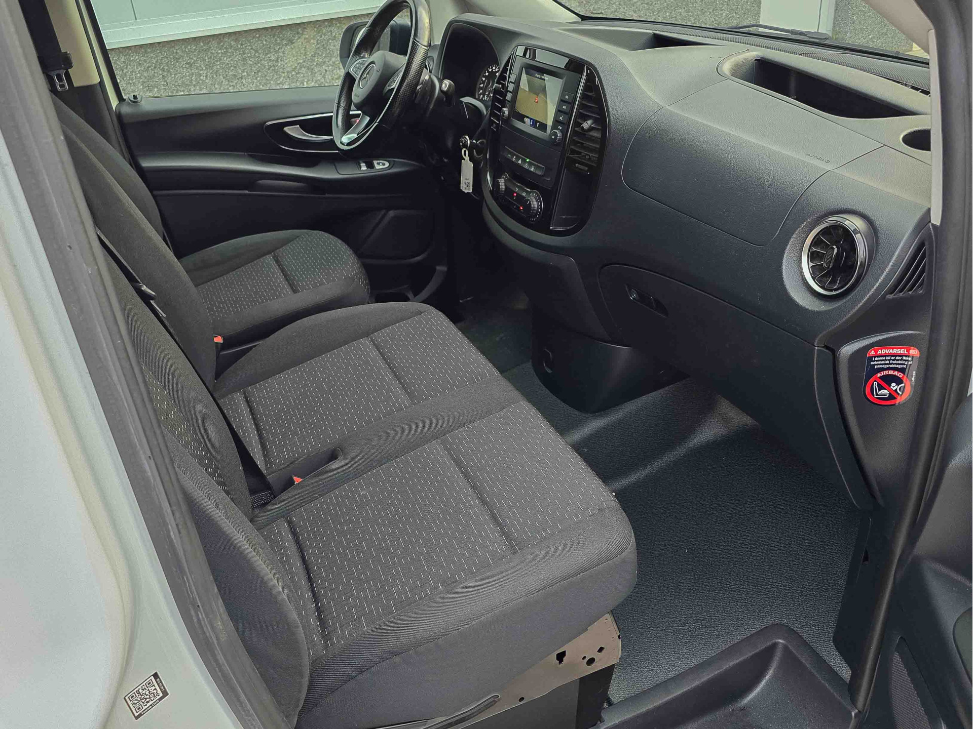 2022 Mercedes-Benz Vito 114 CDI Lang | Trekhaak 2500 | Carplay | Stoelverwarming | Adaptive Cruise | Achteruitrijcamera | DAB | LED