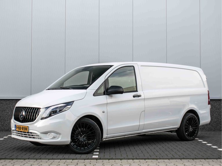 2021 Mercedes-Benz Vito 114 CDI Lang | LED | Carplay | Trekhaak 2500kg | Stoelverwarming | Camera | Airco | Betimmering | DAB | Adaptive Cruise